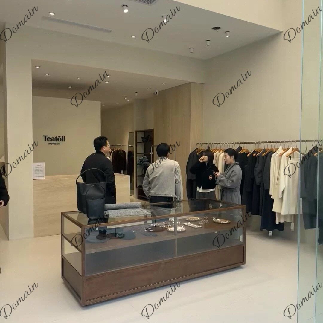 Kledingwinkel displaykast Naka - Glass Cabinet Display recensie en prijs